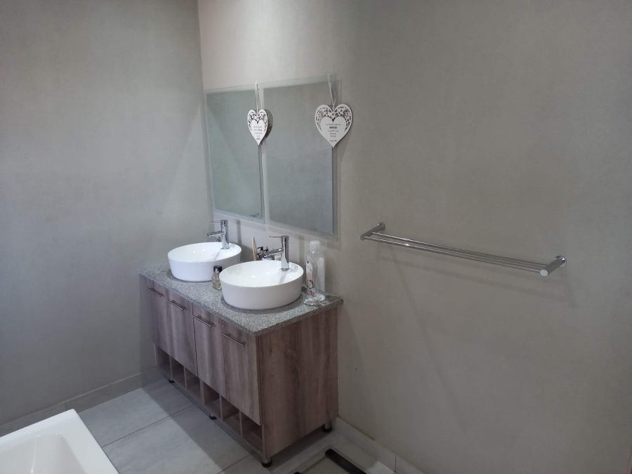 3 Bedroom Property for Sale in Hillside Free State